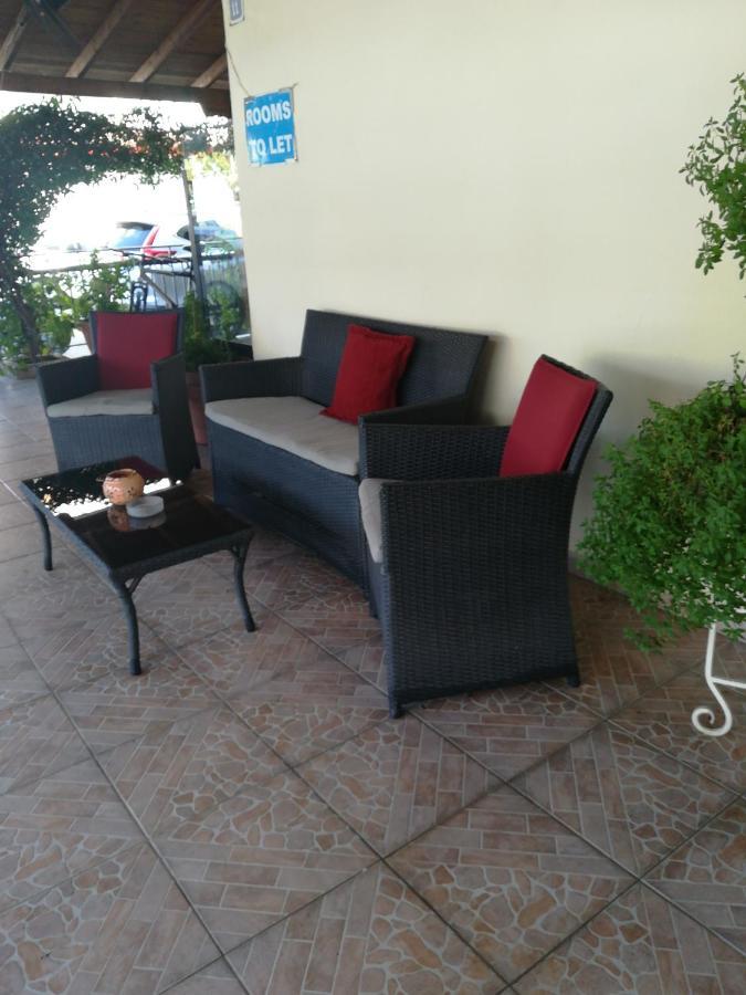 Frini Apartments And Studios Paralía Екстериор снимка