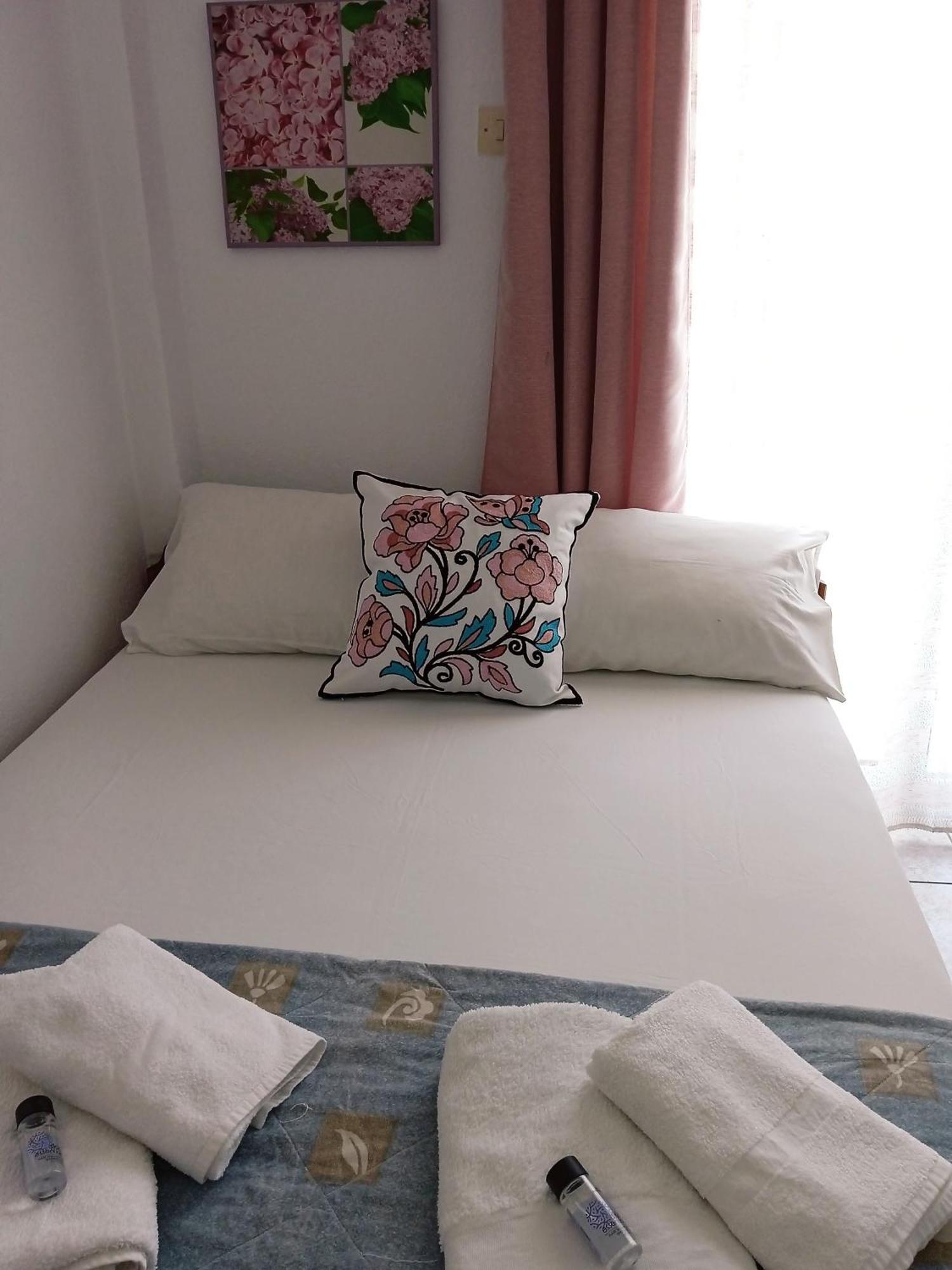 Frini Apartments And Studios Paralía Екстериор снимка